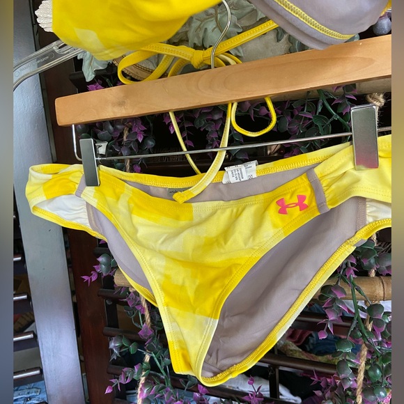 Under Armour Halter-Style Tankini Top Netting Trim Signature Bikini Bottoms 👙 - Picture 4 of 7